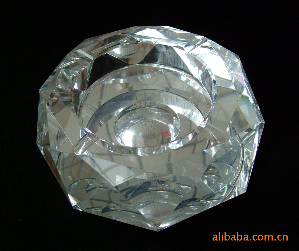 璀璨工艺，品味生活 精美水晶烟灰缸与激光打火机热销推荐